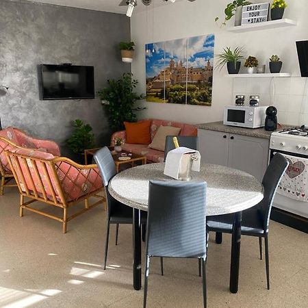 St Paul'S Bay Central Apartment In Qawra San Pawl il-Baħar Eksteriør billede