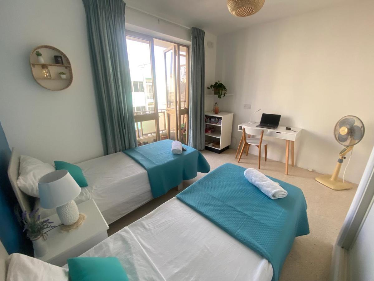 St Paul'S Bay Central Apartment In Qawra San Pawl il-Baħar Eksteriør billede
