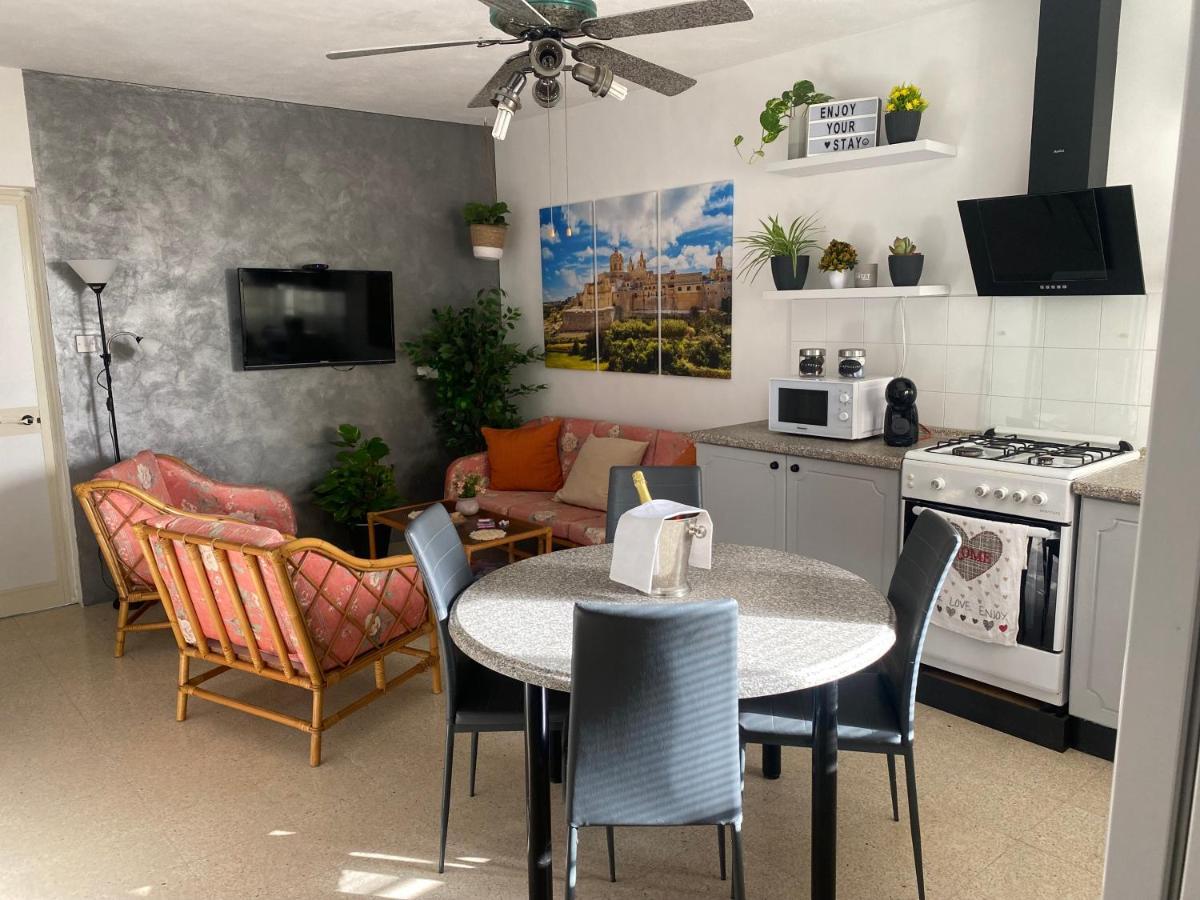 St Paul'S Bay Central Apartment In Qawra San Pawl il-Baħar Eksteriør billede