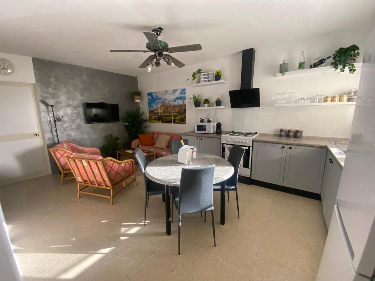 St Paul'S Bay Central Apartment In Qawra San Pawl il-Baħar Eksteriør billede